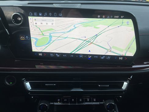 Used 2025 Chevrolet Traverse RS w/ LPO, Floor Liner Package image 33