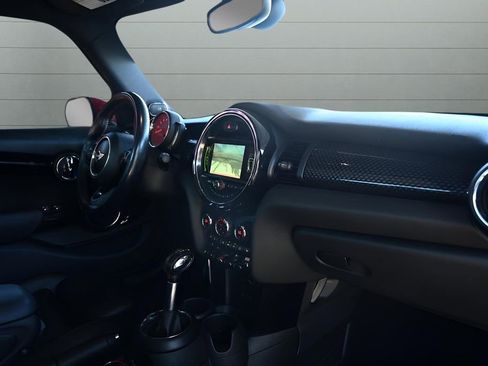 Used 2018 MINI Cooper S image 26