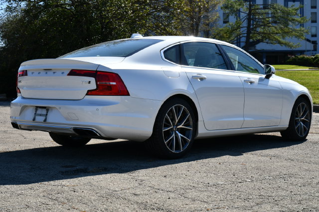 Used 2018 Volvo S90 T5 Momentum w/ Momentum Plus Package AWD/4WD image 7