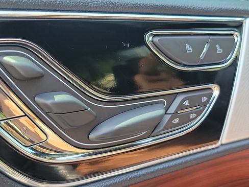 Certified 2024 Lincoln Navigator Reserve AWD/4WD image 22