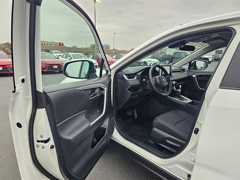 Used 2025 Toyota RAV4 LE image 18