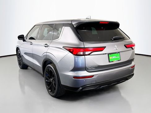 Used 2023 Mitsubishi Outlander SE image 7