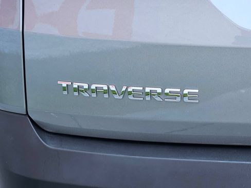Used 2023 Chevrolet Traverse LT FWD image 30