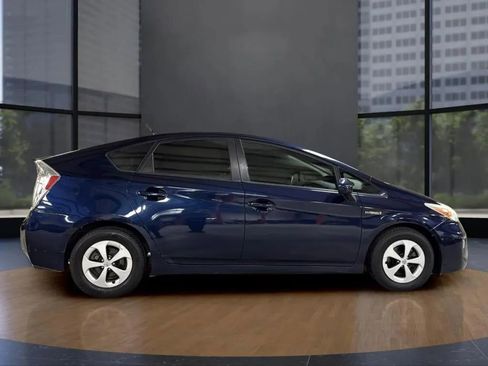 Used 2015 Toyota Prius Two image 11