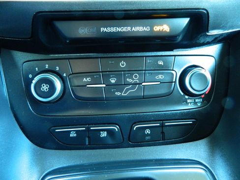 Used 2021 Ford Transit Connect XL image 17