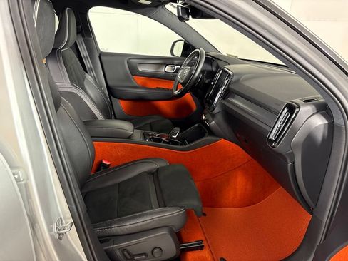 Used 2019 Volvo XC40 T5 R-Design AWD/4WD image 15