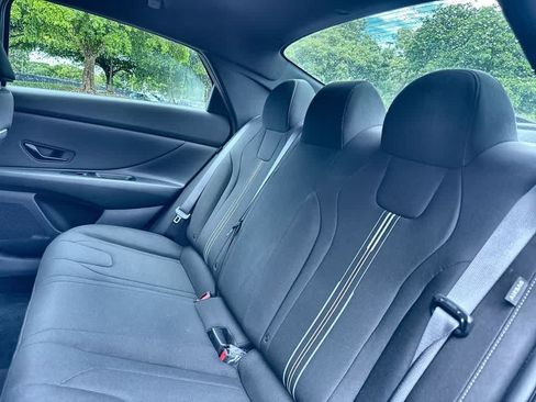 Used 2025 Hyundai Elantra Sport FWD image 22
