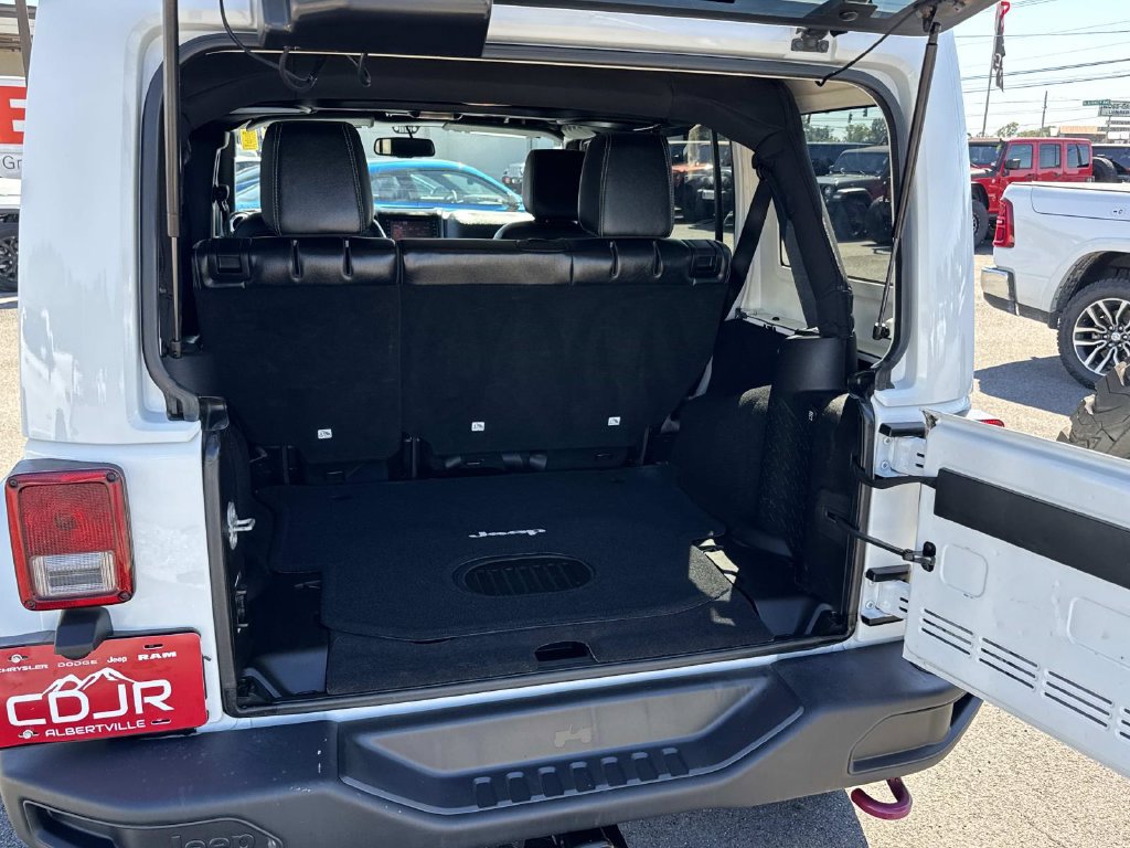 Used 2015 Jeep Wrangler Unlimited Rubicon AWD/4WD image 18