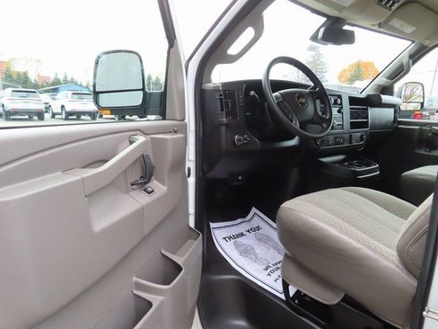 Used 2025 Chevrolet Express 3500 LT image 16