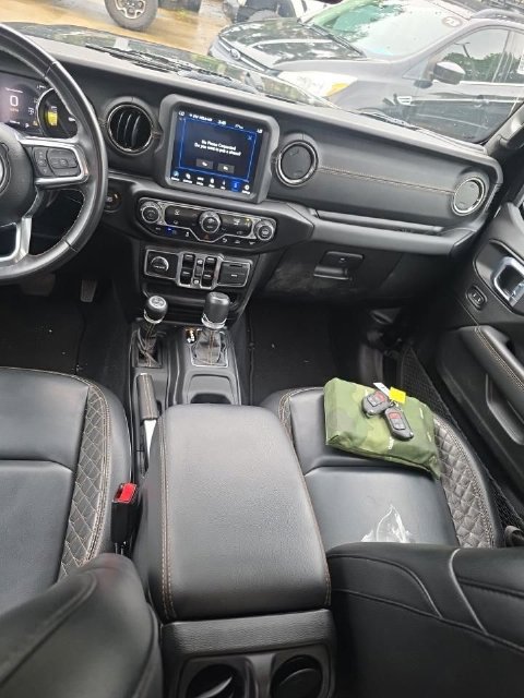 Used 2022 Jeep Wrangler Unlimited Sahara AWD/4WD image 11