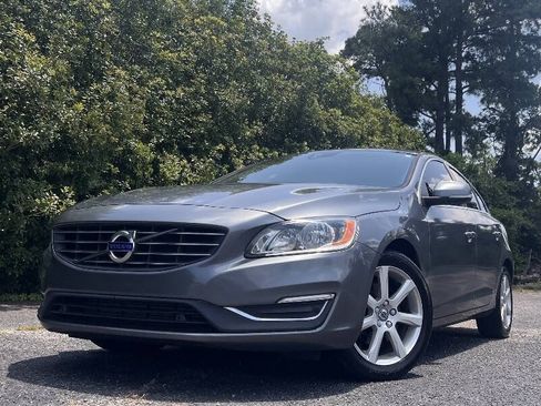 Used 2016 Volvo S60 T5 Premier FWD image 2