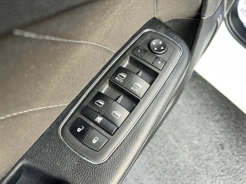 Used 2023 Dodge Charger R/T w/ Blacktop Package image 15