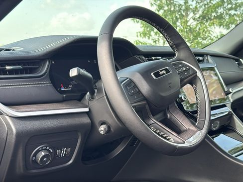 New 2026 Jeep Grand Cherokee L Limited AWD/4WD image 10