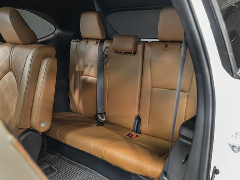 Used 2024 Toyota Highlander Platinum image 27