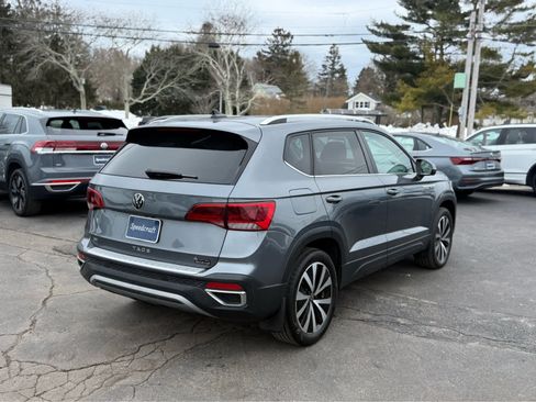 Certified 2022 Volkswagen Taos SE image 7
