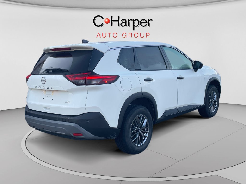 Used 2023 Nissan Rogue S AWD/4WD image 3