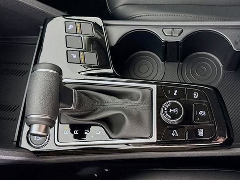 Certified 2025 Kia Sportage EX AWD/4WD image 19