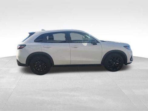 Certified 2025 Honda HR-V Sport image 7