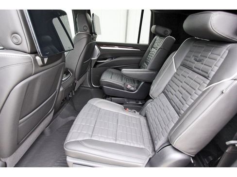 New 2026 Cadillac Escalade ESV Platinum Sport w/ LPO, ONYX Package AWD/4WD image 7