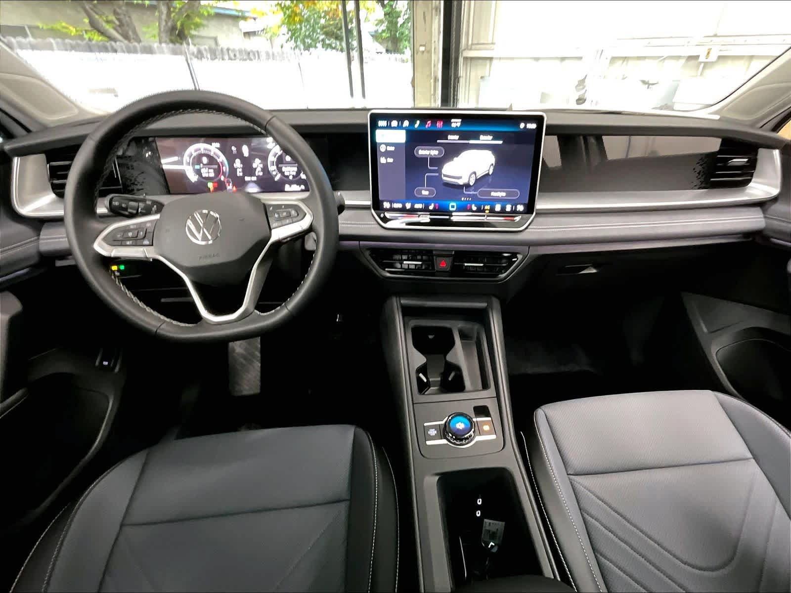 New 2026 Volkswagen Tiguan SE AWD/4WD image 5