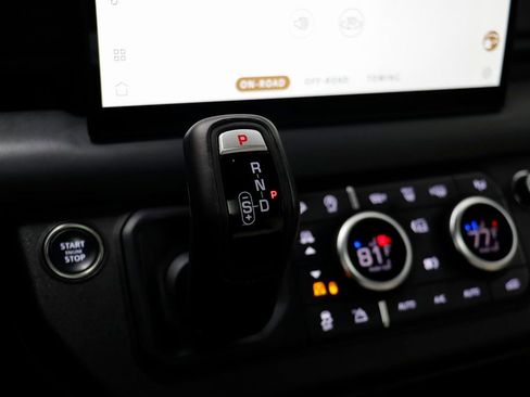 Used 2023 Land Rover Defender 130 X-Dynamic SE image 13