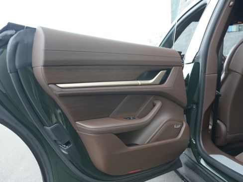 Certified 2025 Porsche Taycan 4 Cross Turismo image 35