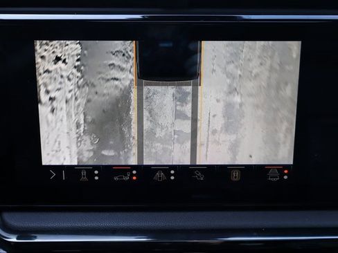 Used 2025 GMC Sierra 2500 AT4 w/ AT4 Premium Plus Package image 29