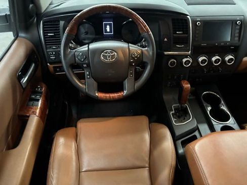 Used 2021 Toyota Sequoia Platinum AWD/4WD image 12