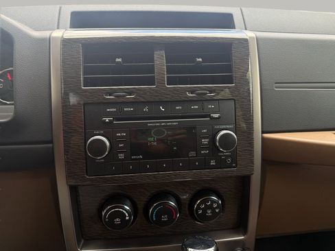Used 2012 Jeep Liberty Limited RWD image 17
