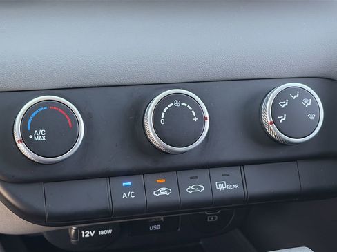 Certified 2024 Hyundai Elantra SE FWD image 26