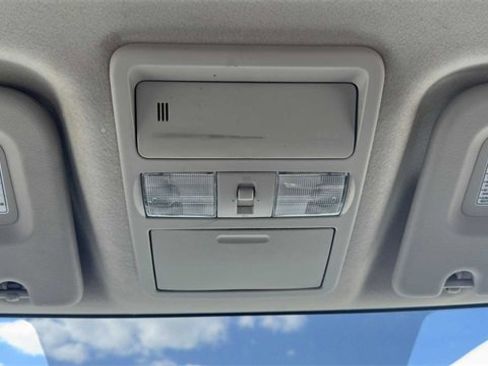 Used 2021 Nissan NV 2500 S image 24