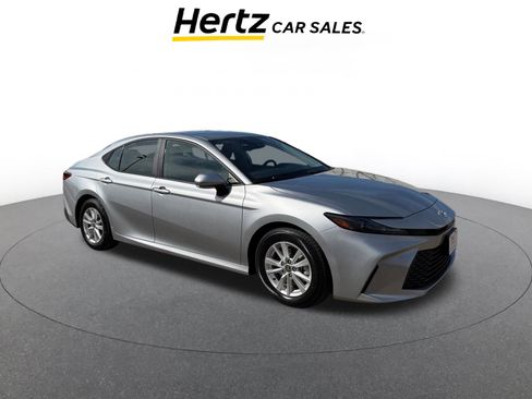 Used 2025 Toyota Camry LE image 1