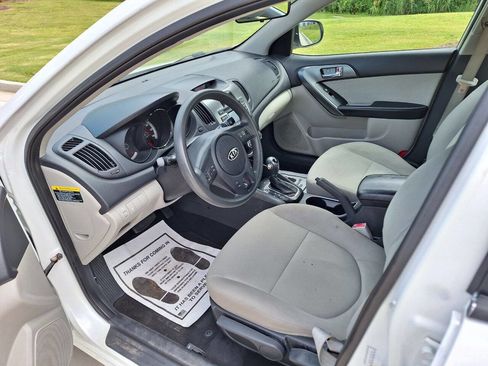 Used 2013 Kia Forte EX image 9