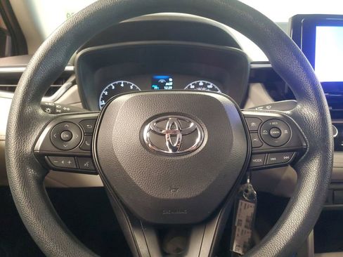 Used 2023 Toyota Corolla Cross L image 19