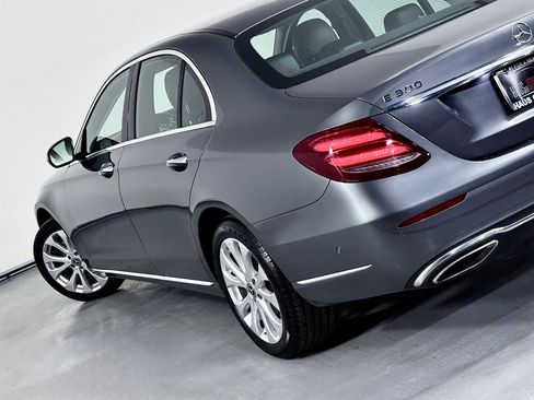 Used 2018 Mercedes-Benz E 300 4MATIC w/ Premium 1 Package image 13