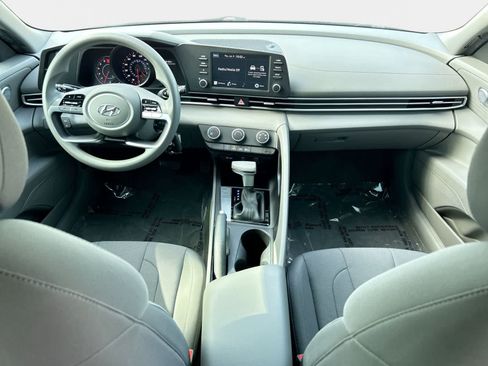 Used 2023 Hyundai Elantra SE FWD image 15