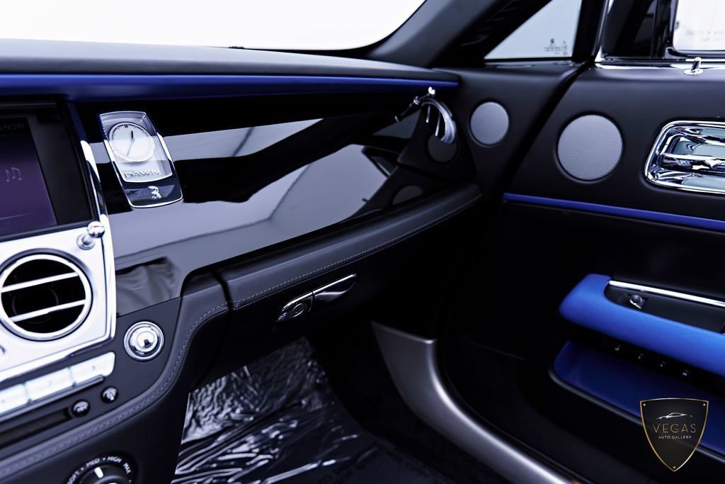 Used 2019 Rolls-Royce Dawn RWD image 89