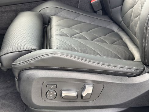 New 2026 BMW X6 xDrive40i w/ Premium Package image 22