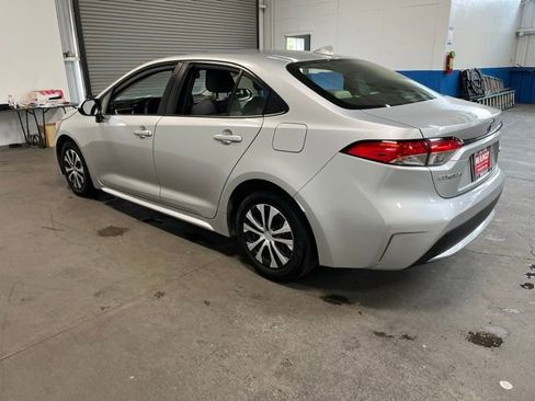 Used 2022 Toyota Corolla LE FWD image 5