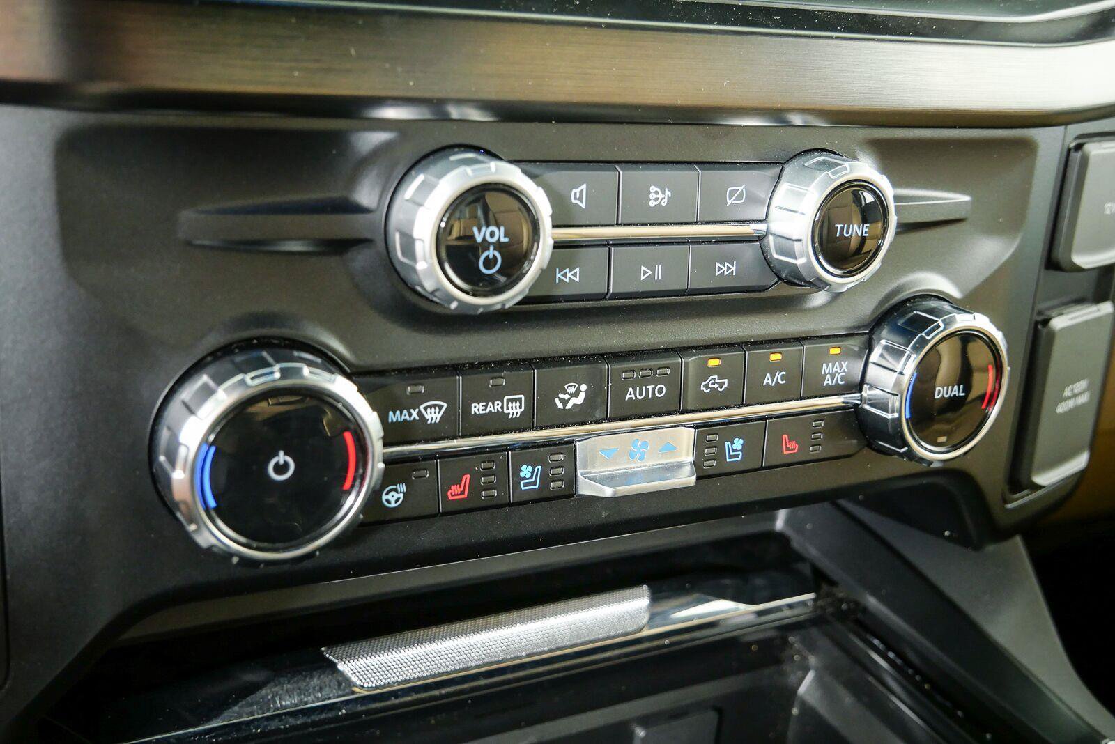 Used 2024 Ford F250 Lariat w/ Chrome Package AWD/4WD image 18