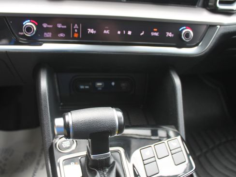 Used 2023 Kia Sportage EX image 11