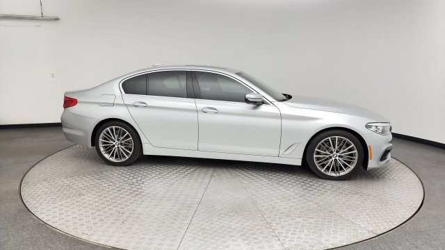 Used 2019 BMW 530i xDrive AWD/4WD image 9
