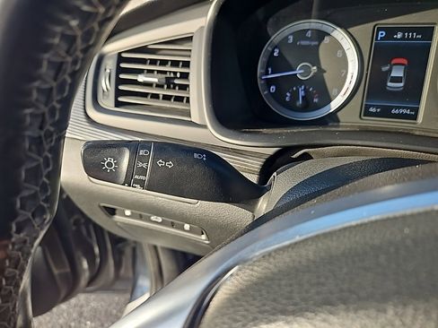 Used 2018 Hyundai Sonata Limited image 25