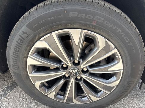 Used 2025 Buick Envision Preferred AWD/4WD image 2
