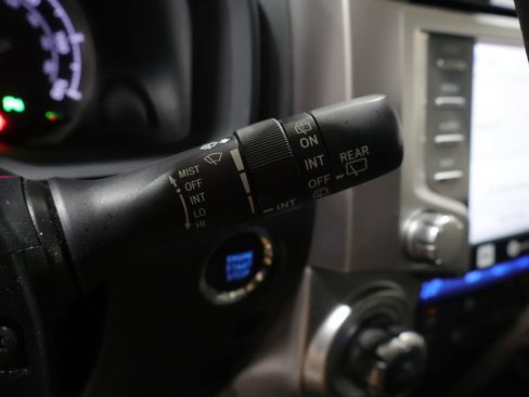 Used 2022 Toyota 4Runner Limited AWD/4WD image 36