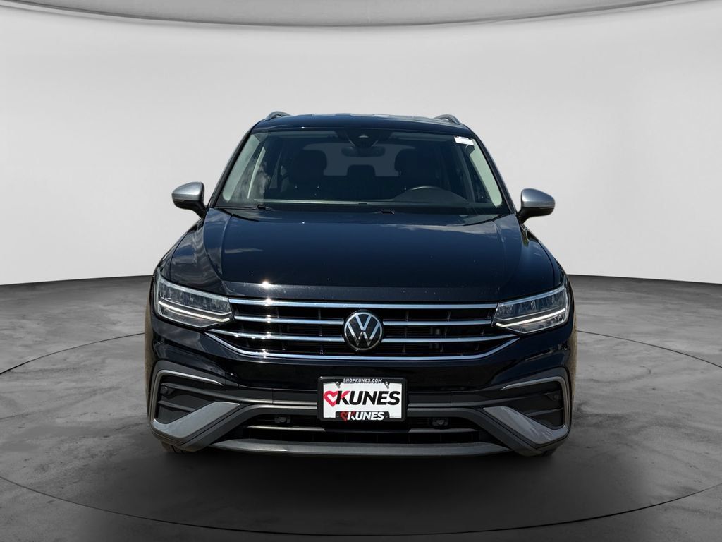 Used 2024 Volkswagen Tiguan Wolfsburg Edition AWD/4WD image 4