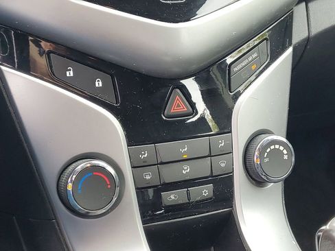 Used 2013 Chevrolet Cruze LT FWD image 15