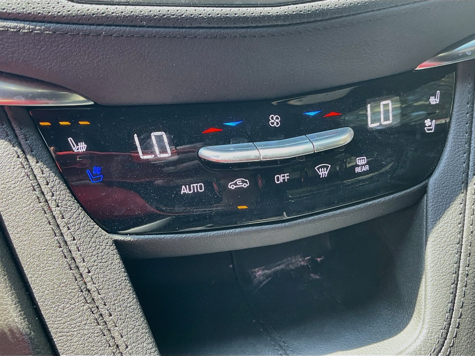 Used 2025 Cadillac XT5 Premium Luxury w/ Technology Package FWD image 16