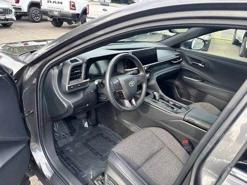 Used 2023 Toyota Crown w/ Carpet Mat Package (TMS) AWD/4WD image 10