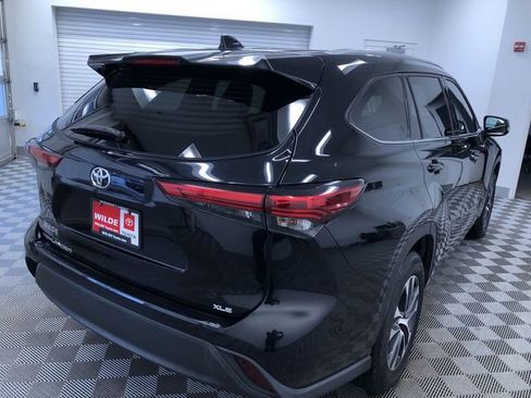 Used 2022 Toyota Highlander XLE image 35